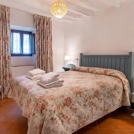 Casa Velasco *